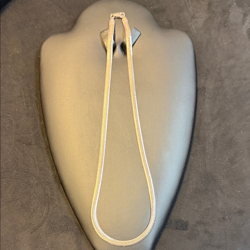 Elegant Vintage 925 Sterling Silver Necklace